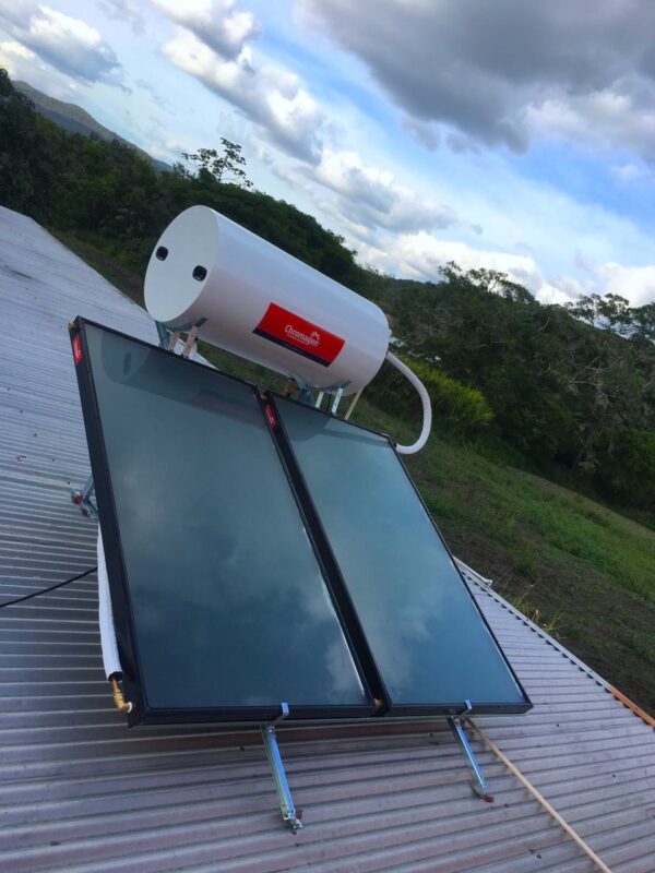 calentador de agua solar chromagen de 300lts ecami en residencia